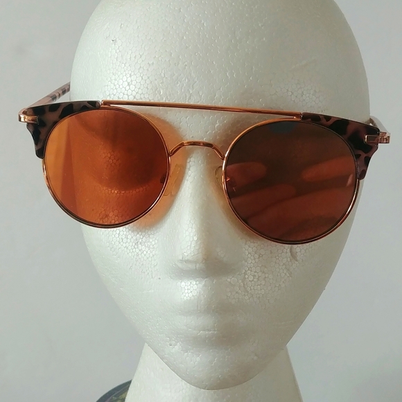 American Eagle Mirrored Sunglasses - Picture 2 of 7